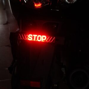 Dodatkowe światło STOP ledowe i kierunki na motocykl